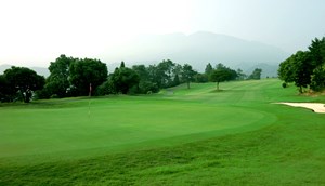 松山国際ゴルフ倶楽部